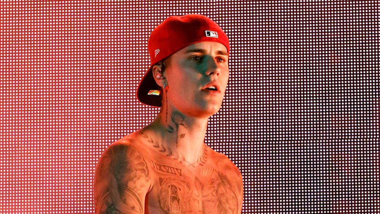 Justin Bieber'ın 'Swag II' (sonunda) geldi