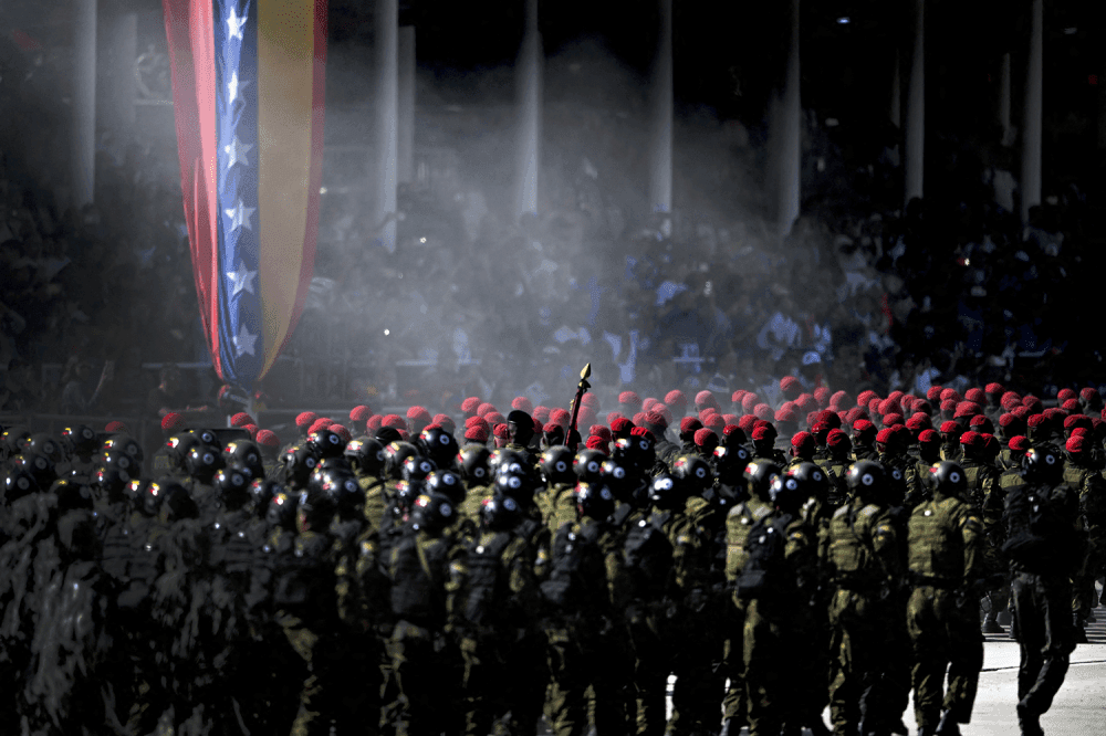 Venezuela Ordusu Hala Gücün Elinde