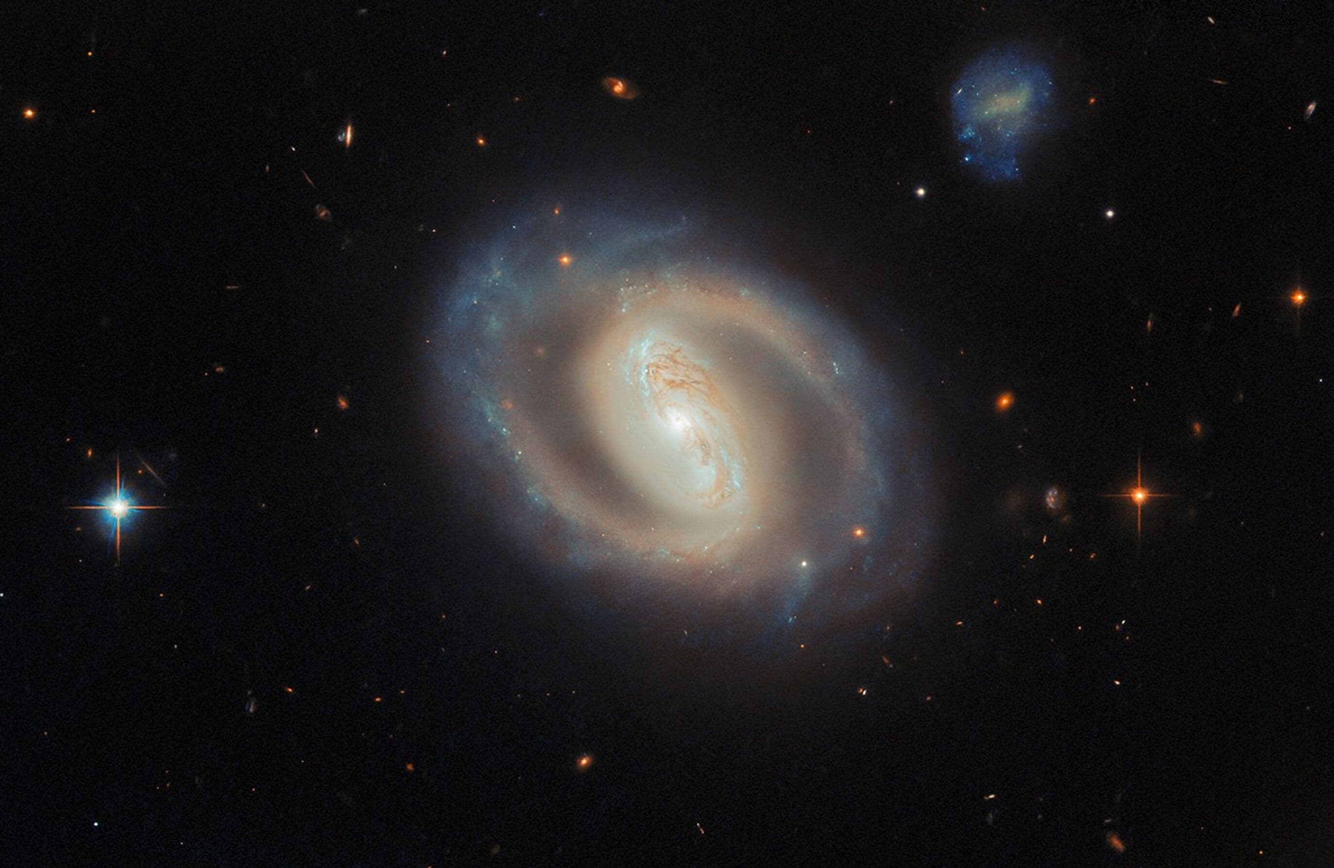 Yavaşça Parlayan Galaksi - NASA