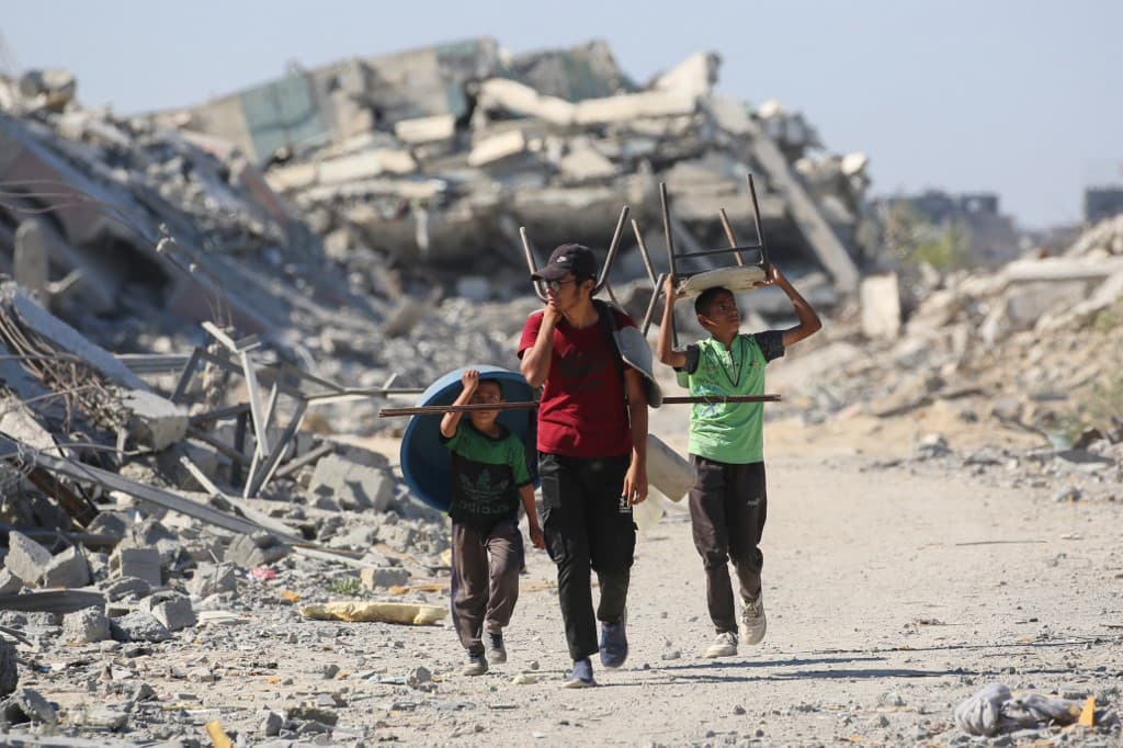 Israeli tanks open fire in southern Gaza