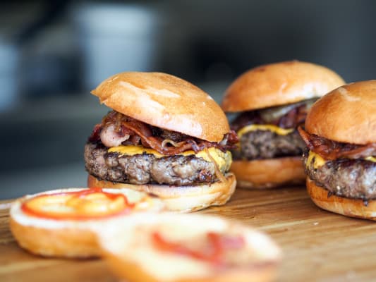 Evde kolay Islak Hamburger nasıl yapılır?