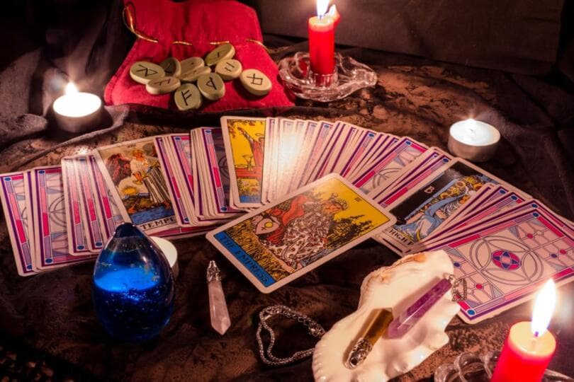 Senin Tarot Kartın Hangisi?