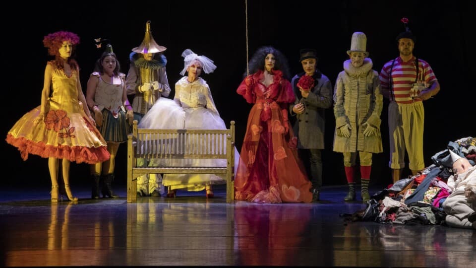 Geleneksel Türk Tiyatrosu ve Tülütabaklar